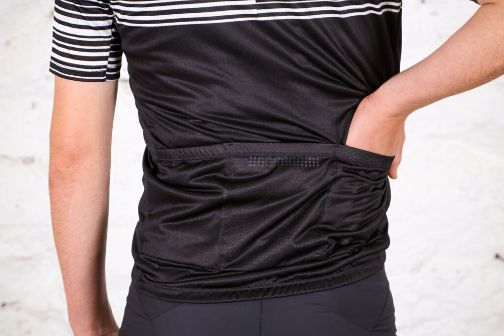 Shimano Climbers Jersey – pockets.jpg