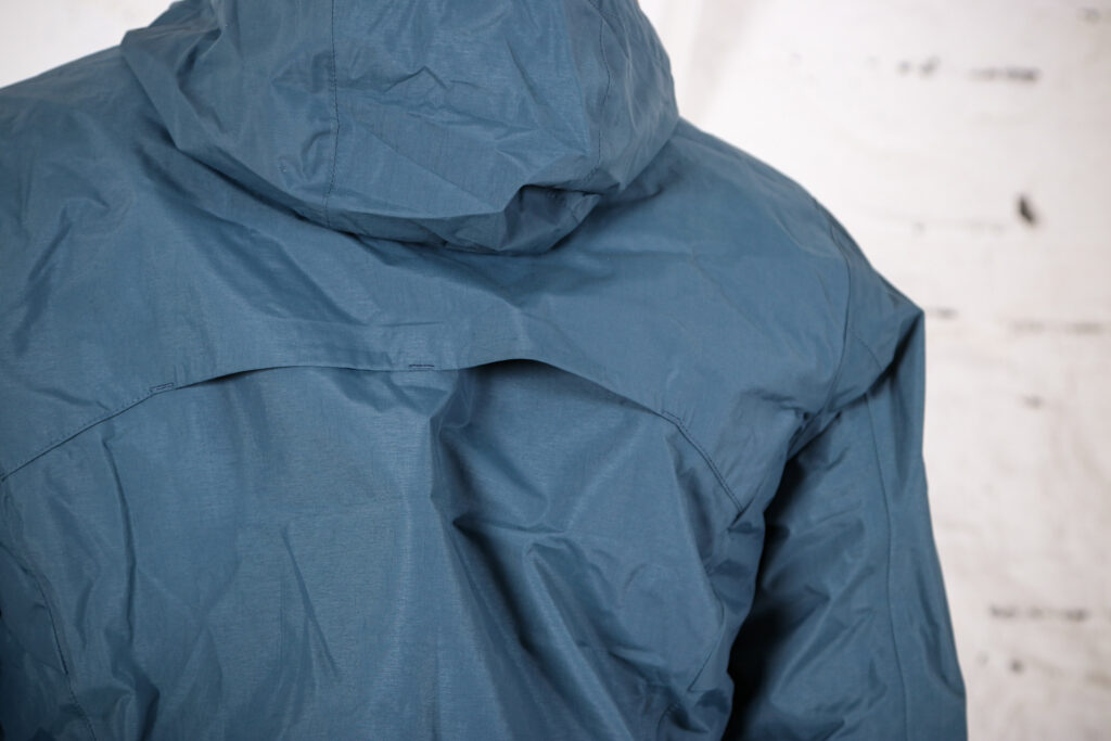 Shimano Transit Hardshell Jacket – rear vent.jpg