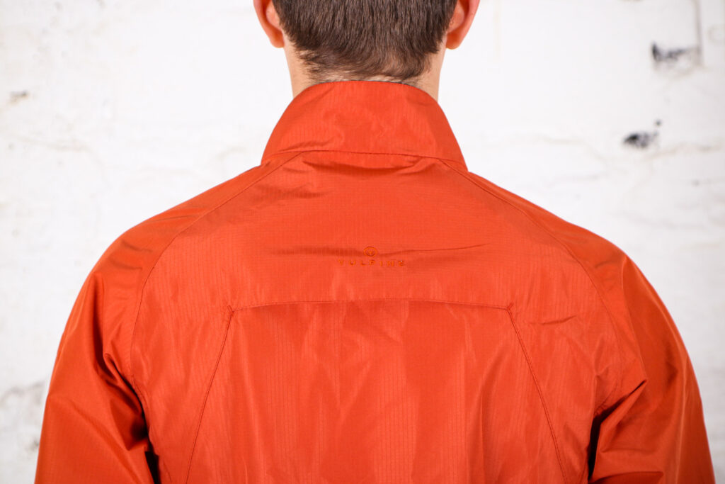 Vulpine Portixol waterproof jacket – shoulders.jpg