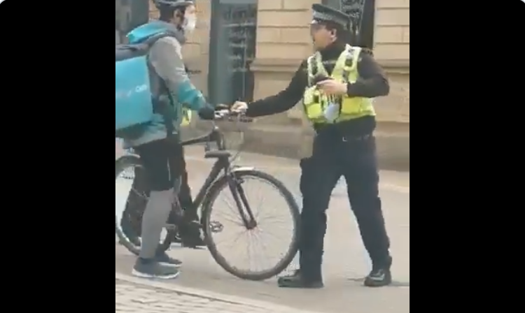 York police officer and Deliveroo rider (via Twitter).PNG