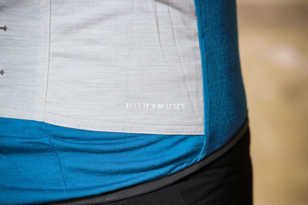 2020 ashmei Womens Cycle Croix De Fer Jersey – pocket detail.jpg
