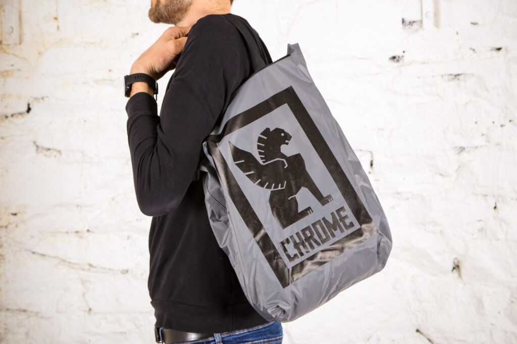 2020 Chrome Blckchrm 22X Yalta 3.0 backpack – inner bag out 1.jpg