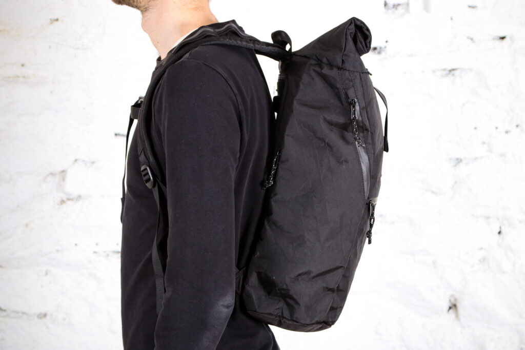 2020 Chrome Blckchrm 22X Yalta 3.0 backpack – side.jpg