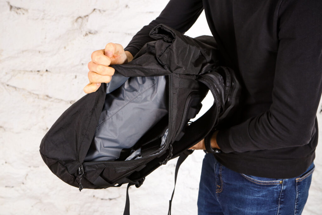 2020 Chrome Blckchrm 22X Yalta 3.0 backpack – side opening.jpg