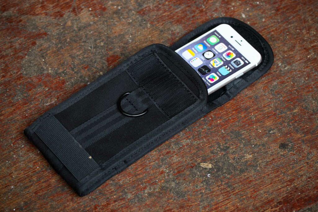 2020 Chrome Large Phone Pouch – open.jpg