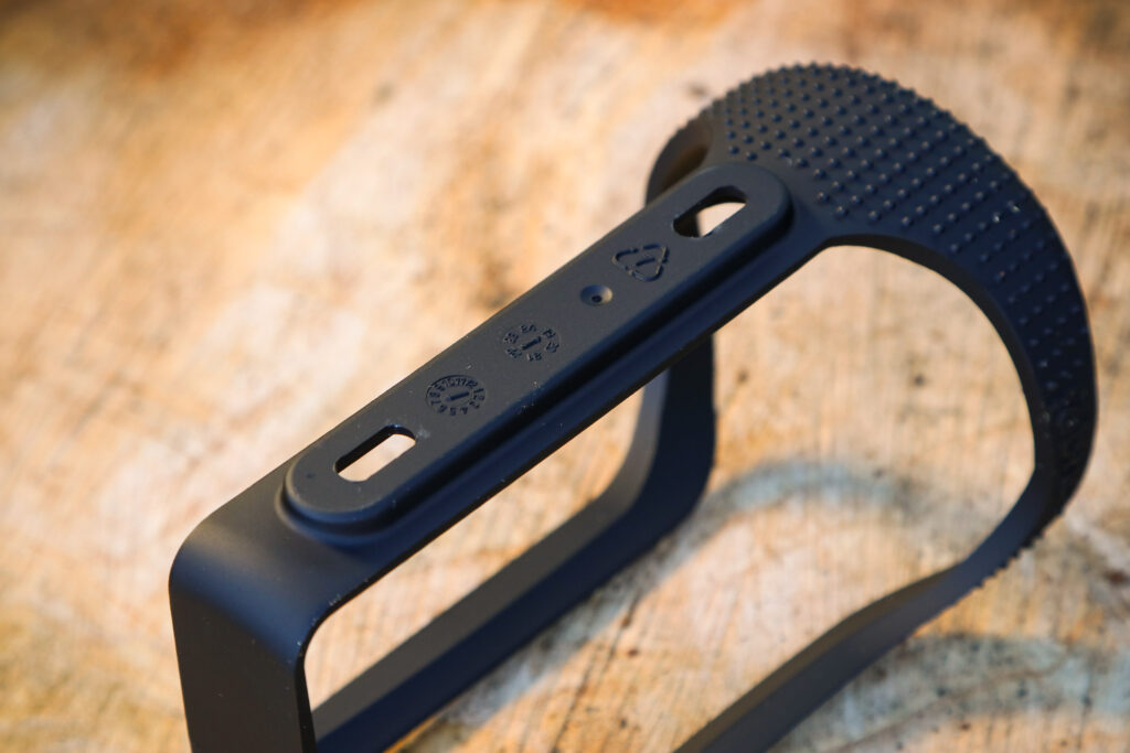 2020 Fabric Gripper bottle cage 2.jpg