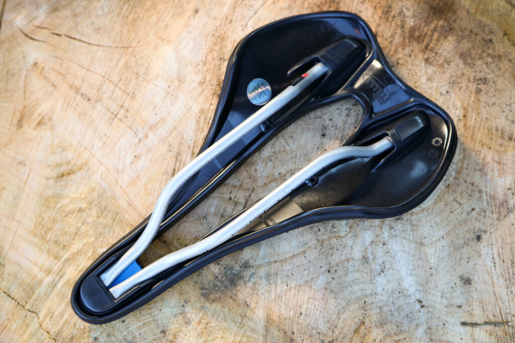 2020 Selle Italia SLR Boost Superflow TI316 saddle – underside 2.jpg