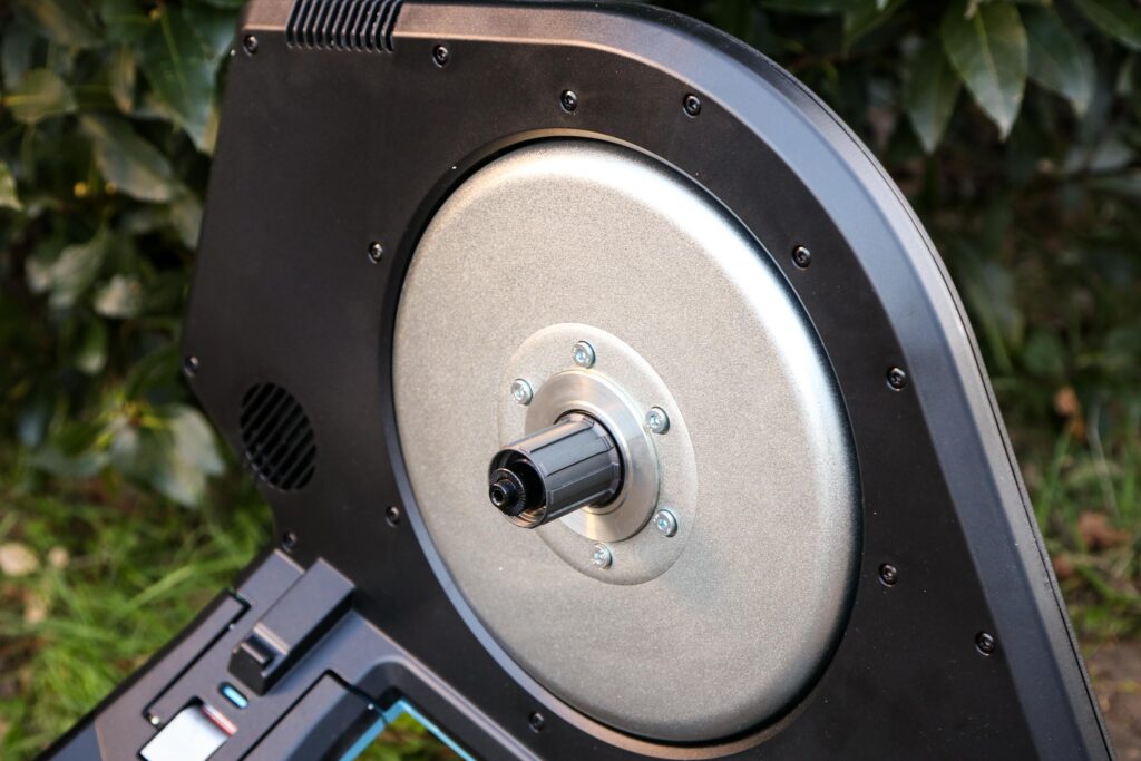 2020 Tacx Neo 2T Smart trainer – detail.jpg