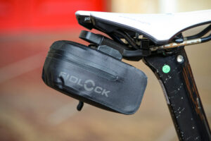 Fidlock PUSH saddle bag 400 and saddle base.jpg