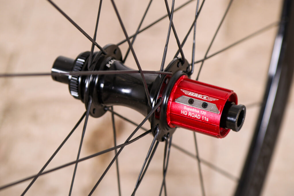 Halo Devaura Disc RD2 700c wheelset – rear hub.jpg