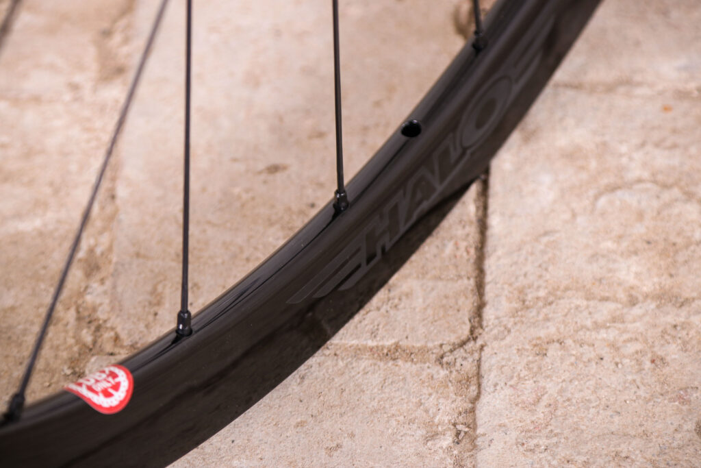 Halo Devaura Disc RD2 700c wheelset – spoke nipples.jpg