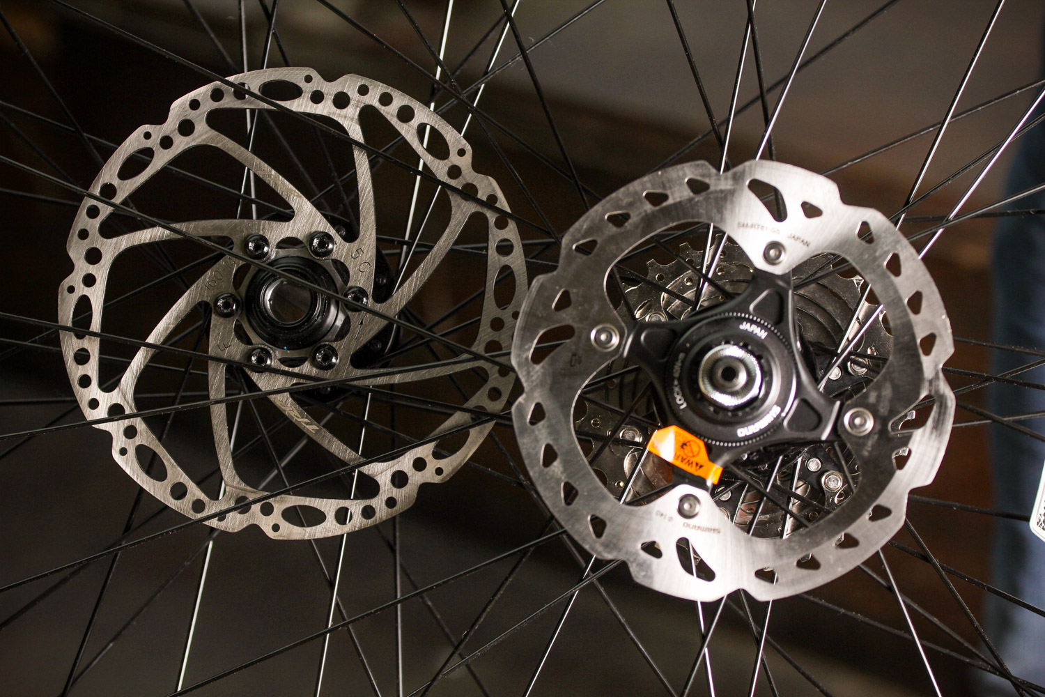 How to fit disc rotors 17