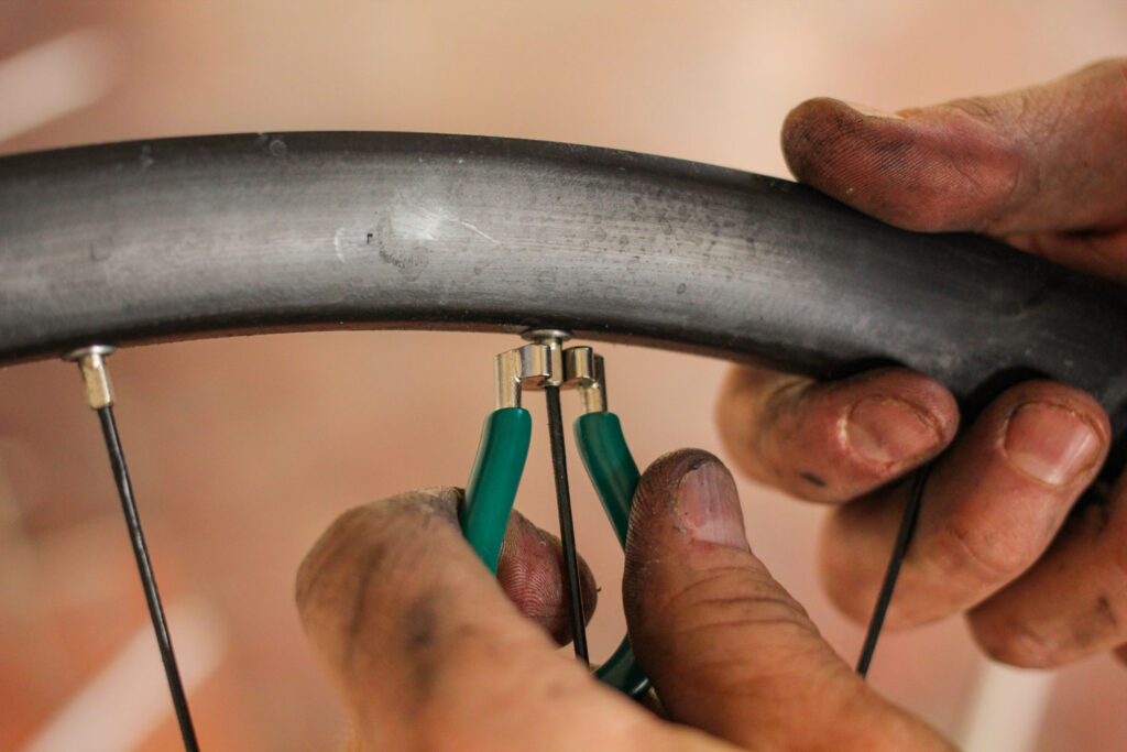 How to replace a spoke 01