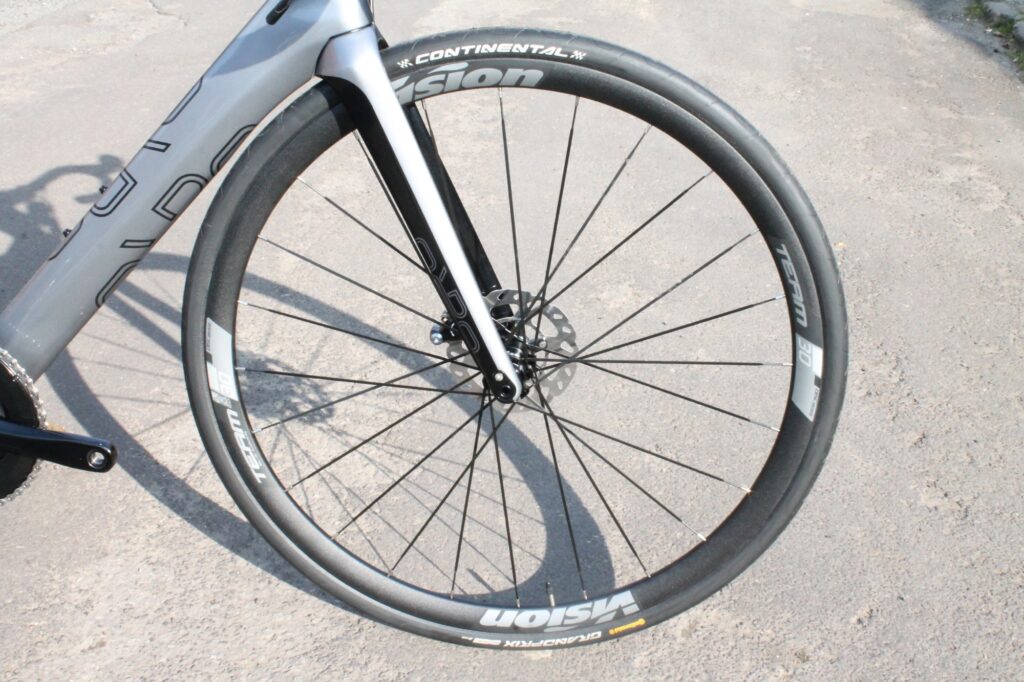 Orro Venturi Evo – front wheel – 1.jpg