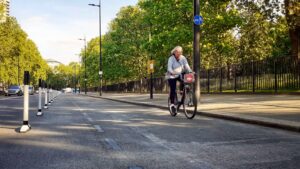 Pop-up cycle lane on Park Lane (copyright Simon MacMichael)