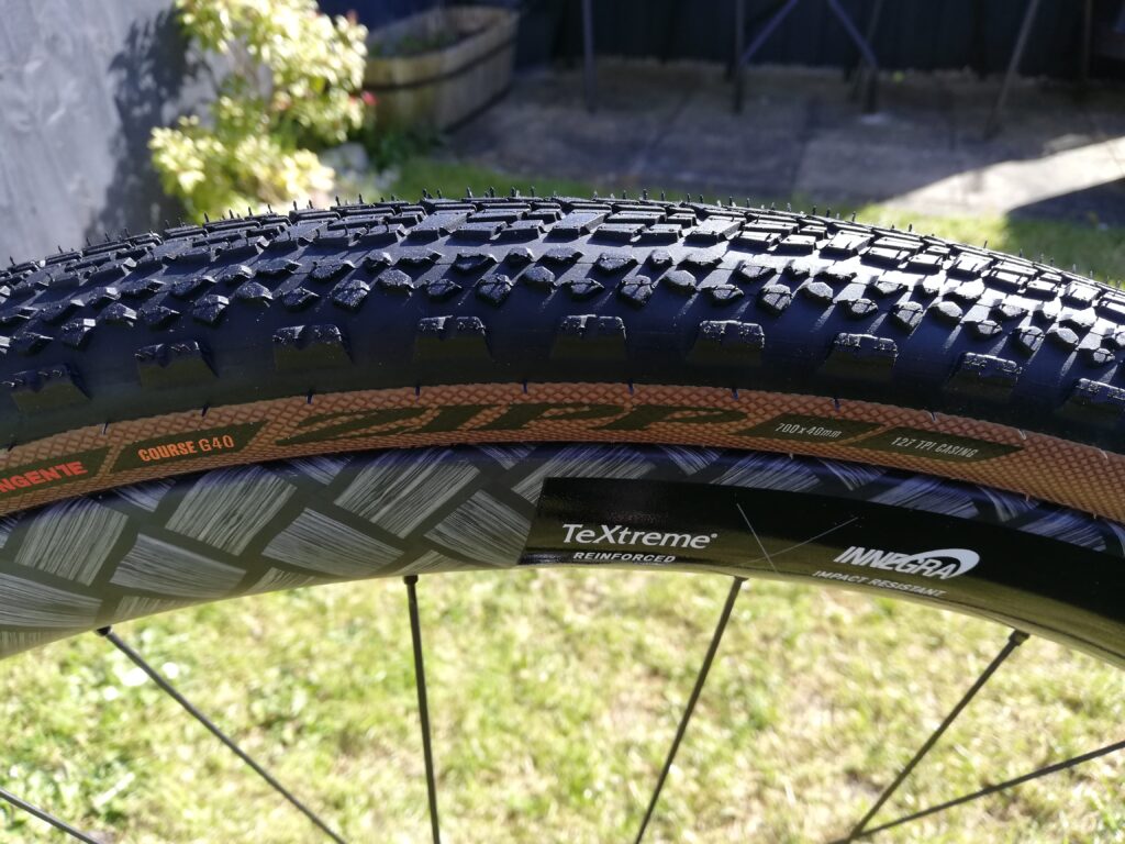 Zipp_Tangente_Course_G40_Tyre_Fitted_1.jpg