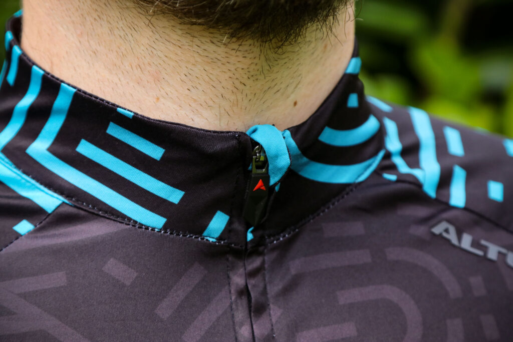 2020 Altura Icon Osaka short sleeve jersey – collar.jpg