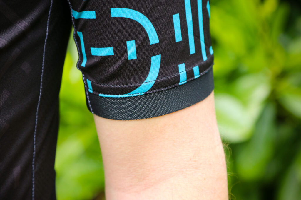2020 Altura Icon Osaka short sleeve jersey – cuff.jpg
