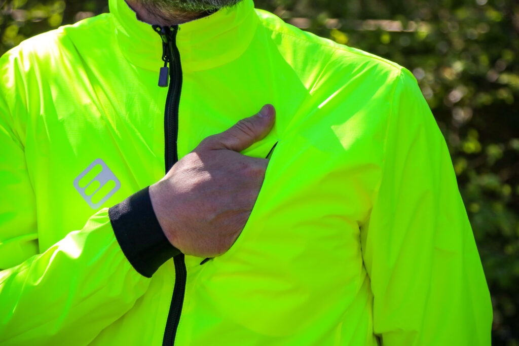 2020 ETC Arid Verso Rain Jacket Mens – chest pocket.jpg