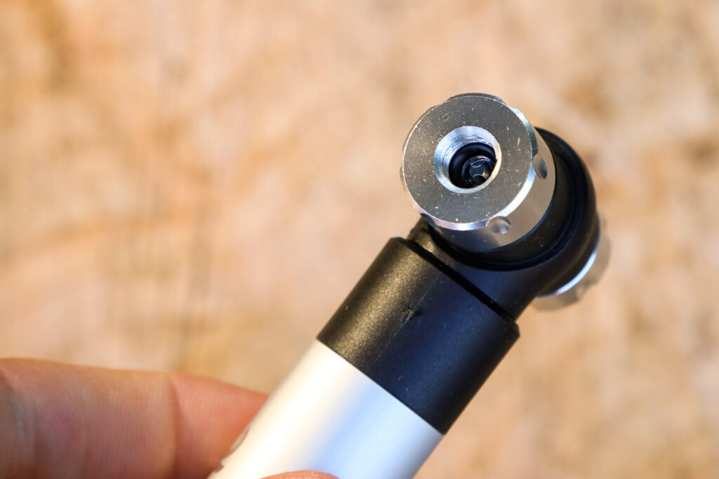 2020 Fabric Nanobar mini pump – valve head detail 2.jpg