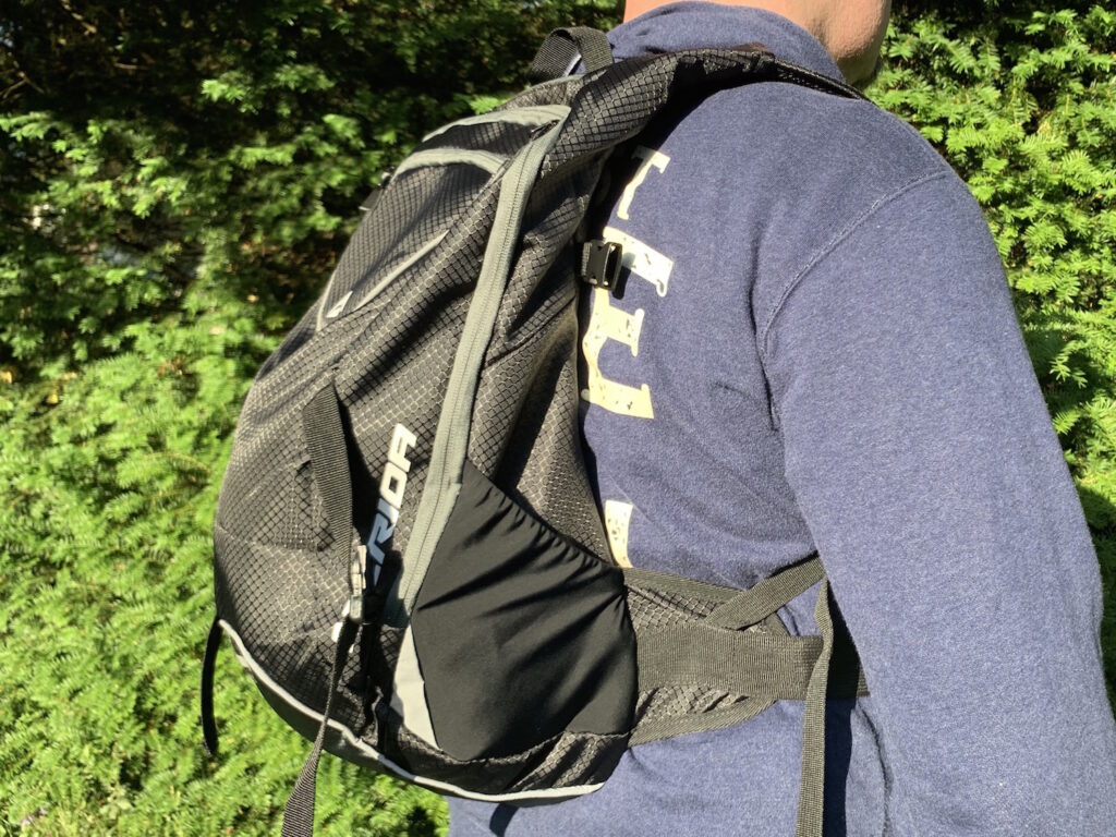 2020 Merida 15 II rucksack rear 3_4.jpg