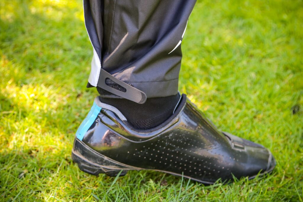 2020 Proviz REFLECT360 Men’s Waterproof Trousers – ankle detail.jpg