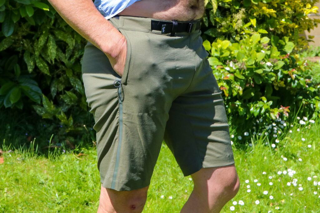2020 Rapha Commuter shorts – pocket.jpg