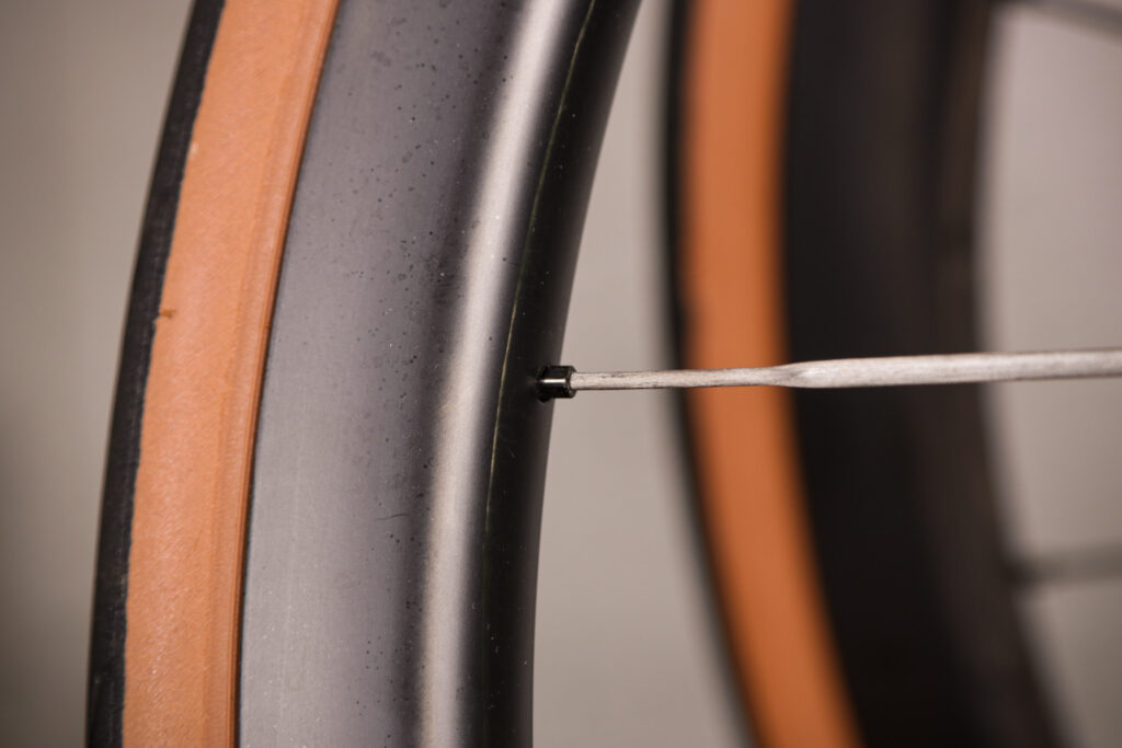 2022 Hunt 32 Aerodynamicist UD Carbon Spoke &ndash; spoke detail.jpg