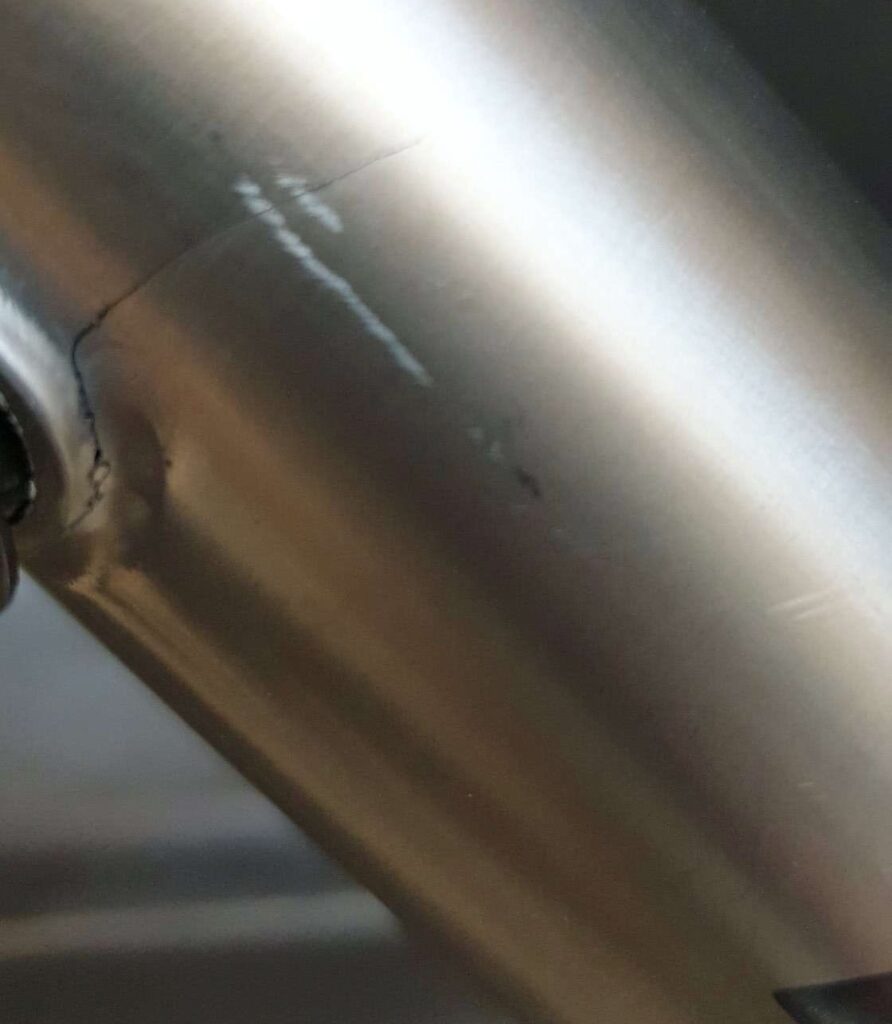 Cracked frame 2 &ndash; 1