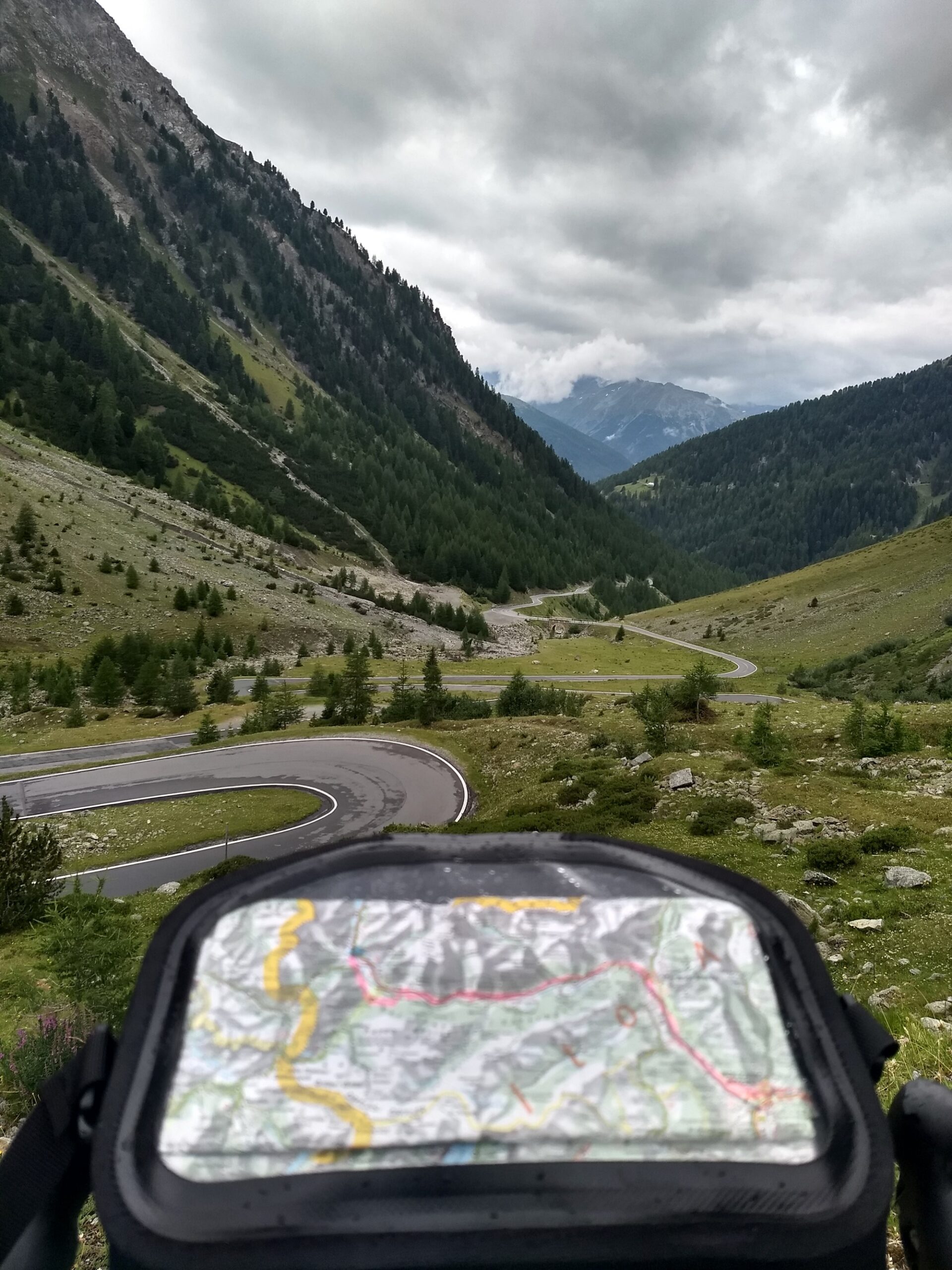 A dry descent of the Stelvio