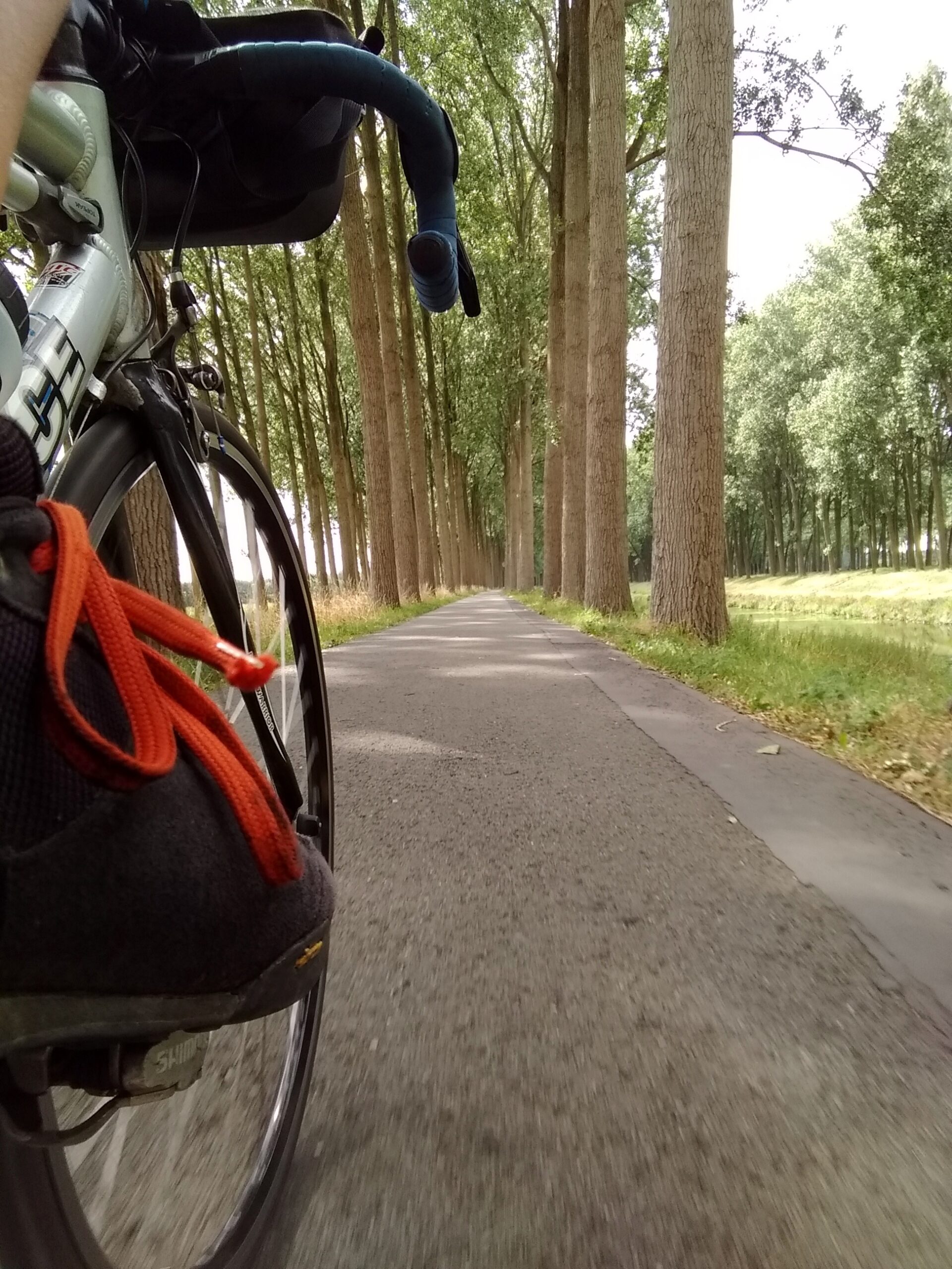 Easy spinning by the water