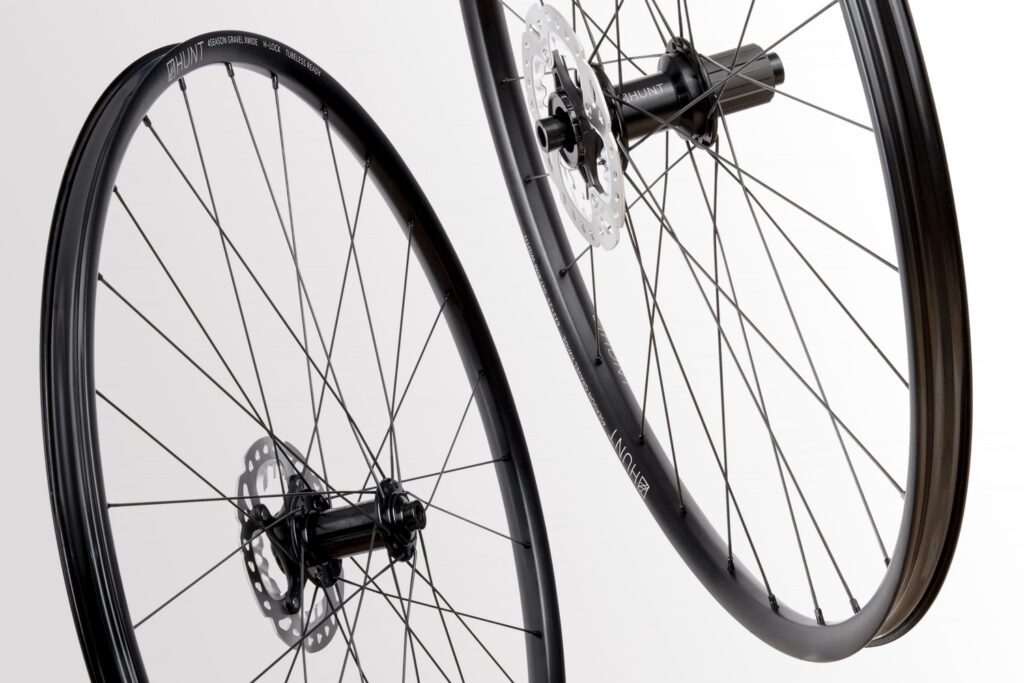 Hunt Compo June 2020 – 02- HUNT 4 Season Gravel Disc X-Wide Wheelset.jpg