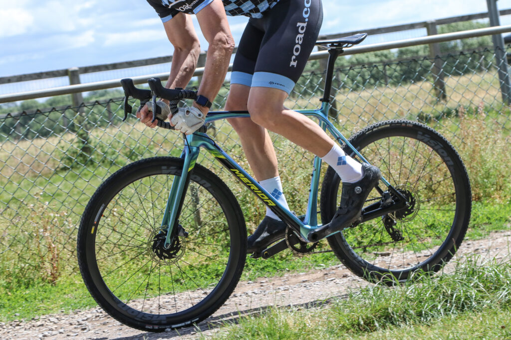 Merida Mission CX Firce Edition riding-2.jpg
