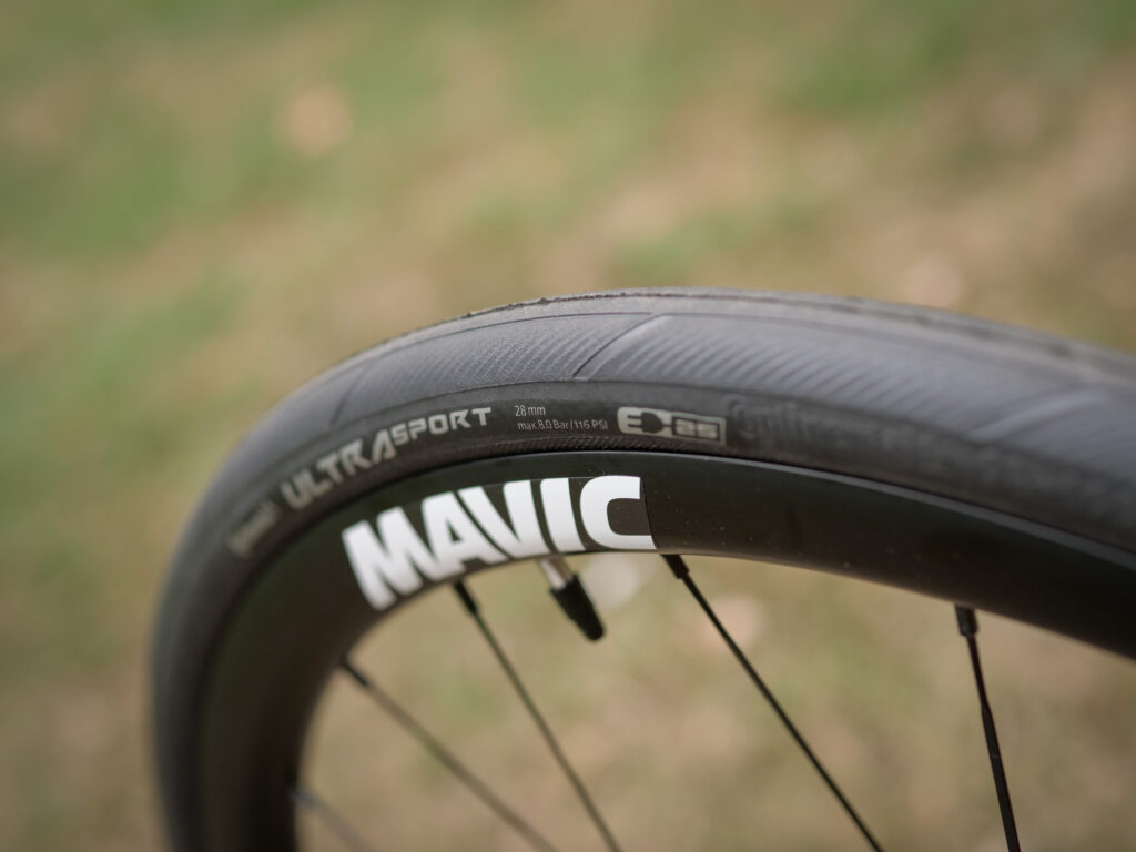 Moda Finale Shimano 105 Di2 &ndash; tyre and rim.jpg