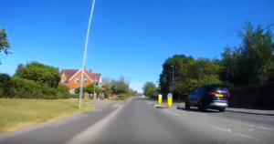 range rover wrong side of ccrossing overtake – 3 June 2020.PNG