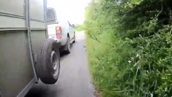 trailer towing rover 2 using phone screenshot 5 june 2020 – via Joolspedalz on twitter.PNG