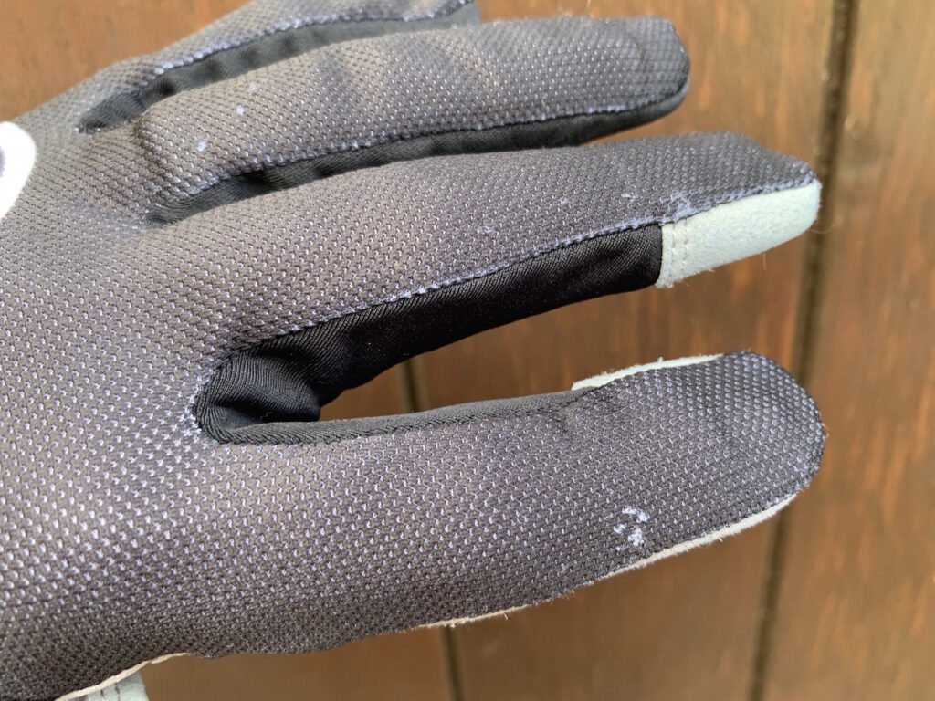 2020 Endura Hummvee Lite Icon gloves damage.jpeg
