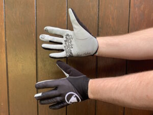 2020 Endura Hummvee Lite Icon gloves main.jpeg
