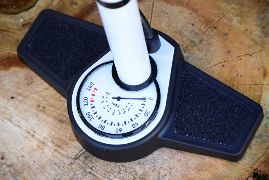 2020 Fabric Stratosphere Sport track pump 2020 – gauge and base.jpg