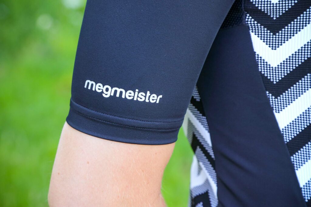 2020 Megmeister Premium Woven Zigzag jersey – cuff.jpg