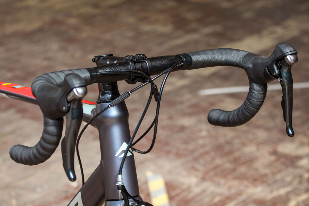 2020 Merida Scultura 300 – bars 1.jpg