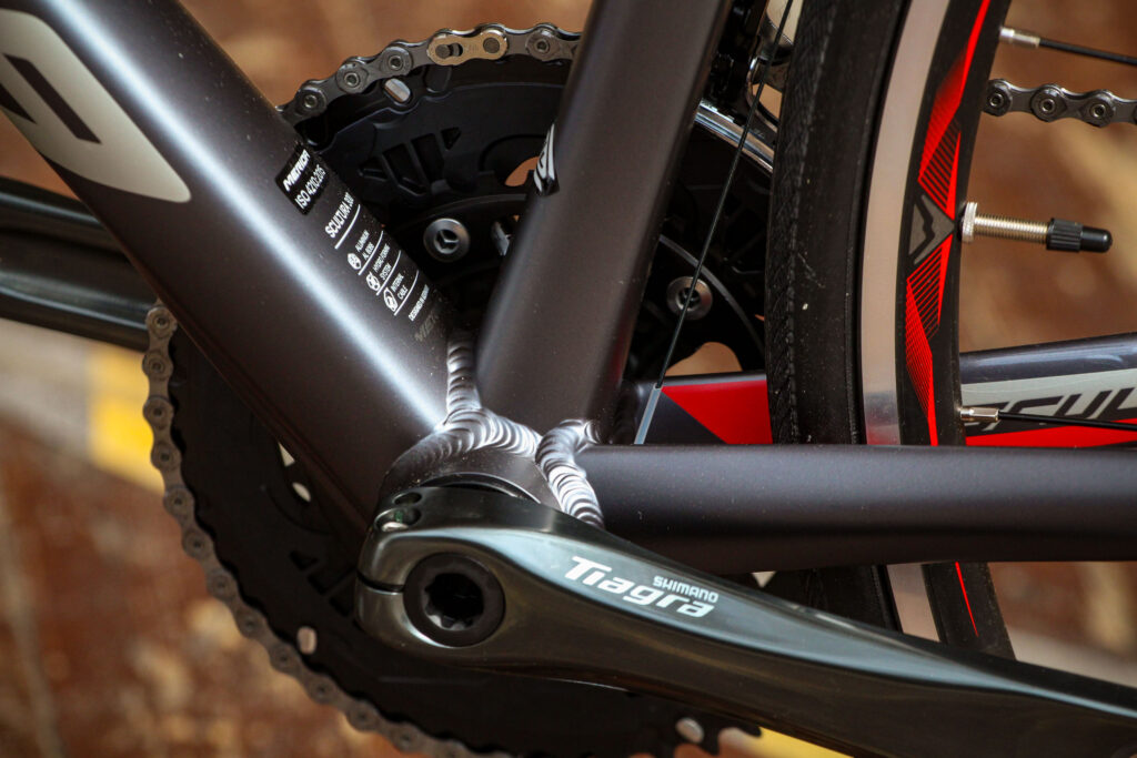 2020 Merida Scultura 300 – bottom bracket.jpg