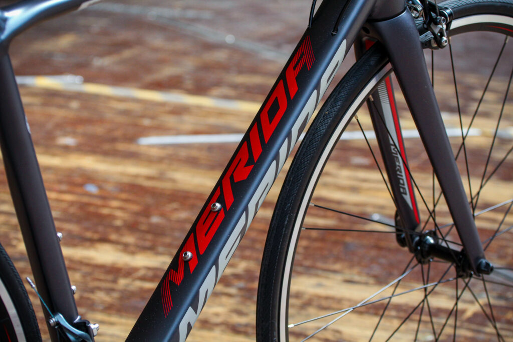 2020 Merida Scultura 300 – down tube.jpg