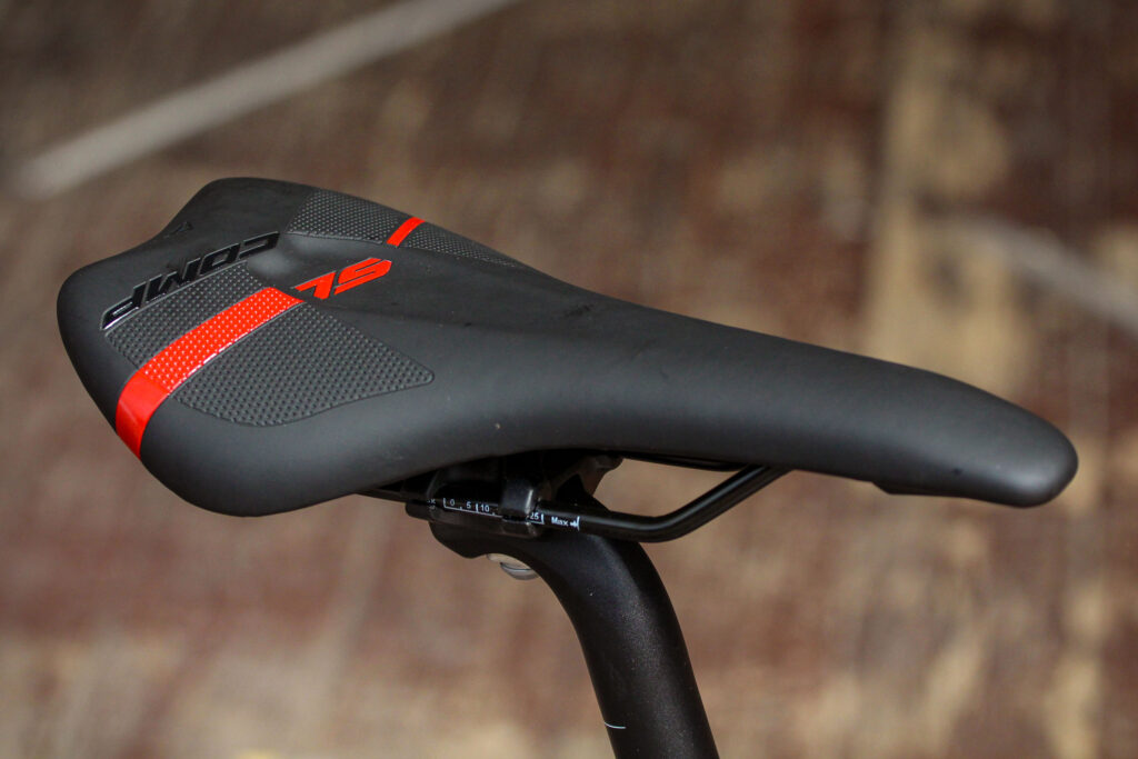 2020 Merida Scultura 300 – saddle.jpg