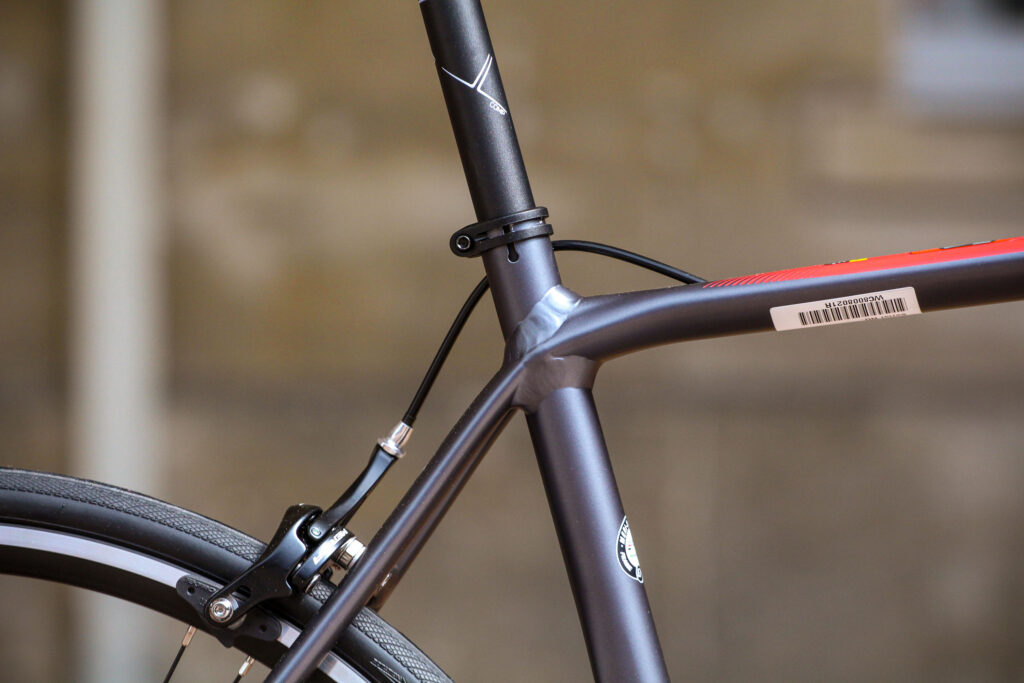 2020 Merida Scultura 300 – seat tube junction.jpg
