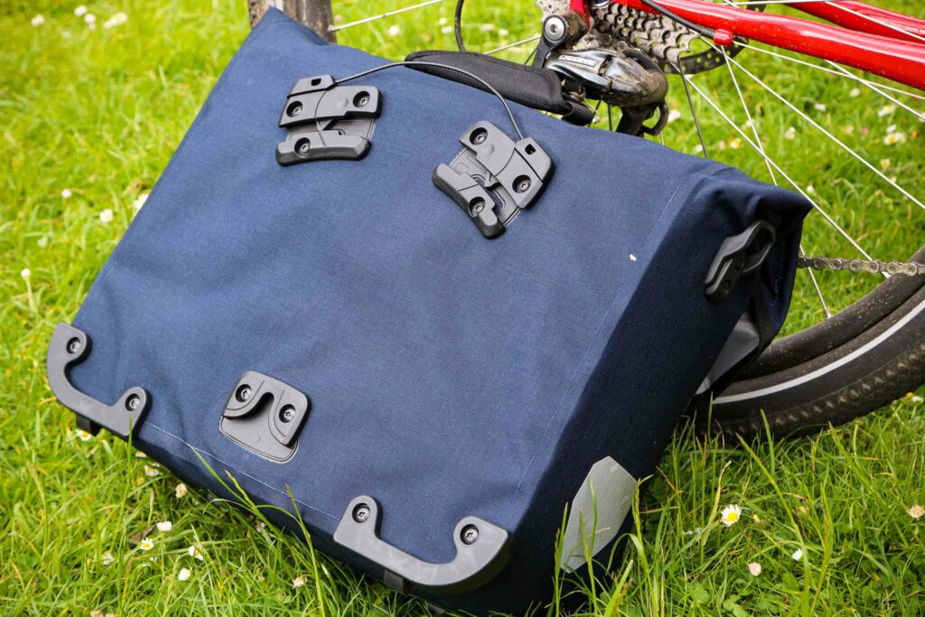 2020 Ortlieb Downtown 2 Briefcase pannier – back.jpg