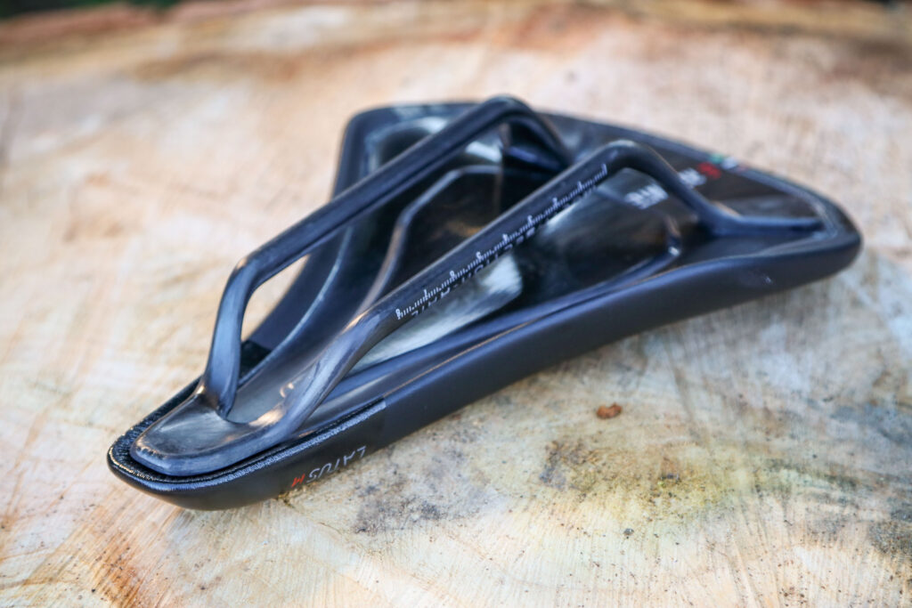 2020 Repente Latus M Saddle – underside 2.jpg