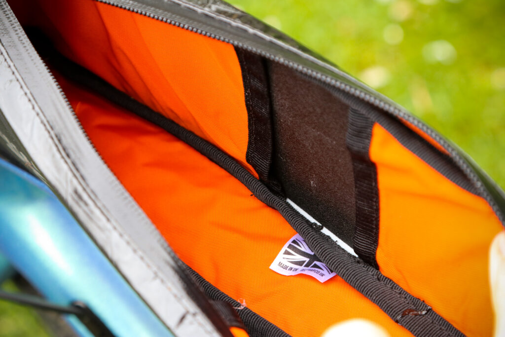 2020 Restrap Race top tube bag – inside.jpg
