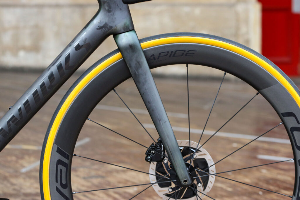 2020 Specialized Tarmac SL7 – fork.jpg