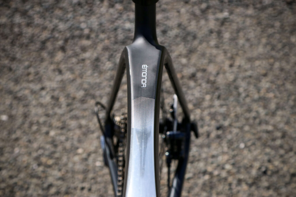 2021 Trek Emonda SL 6 Pro – top tube shape.jpg